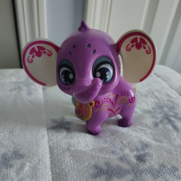 VTeck Sparklings Hailey The Elephant Toy - Picture 4 of 10